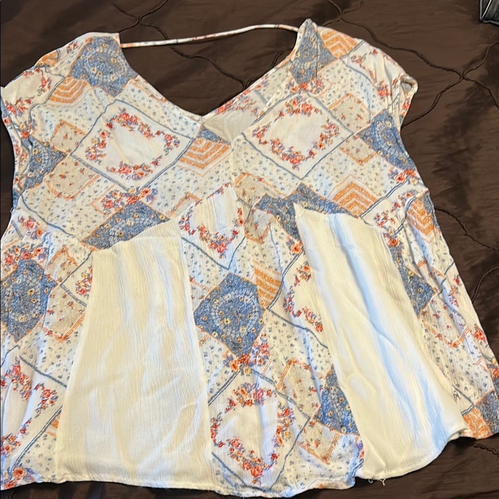 Gimmicks by BKE. Floral Patchwork Women's Top